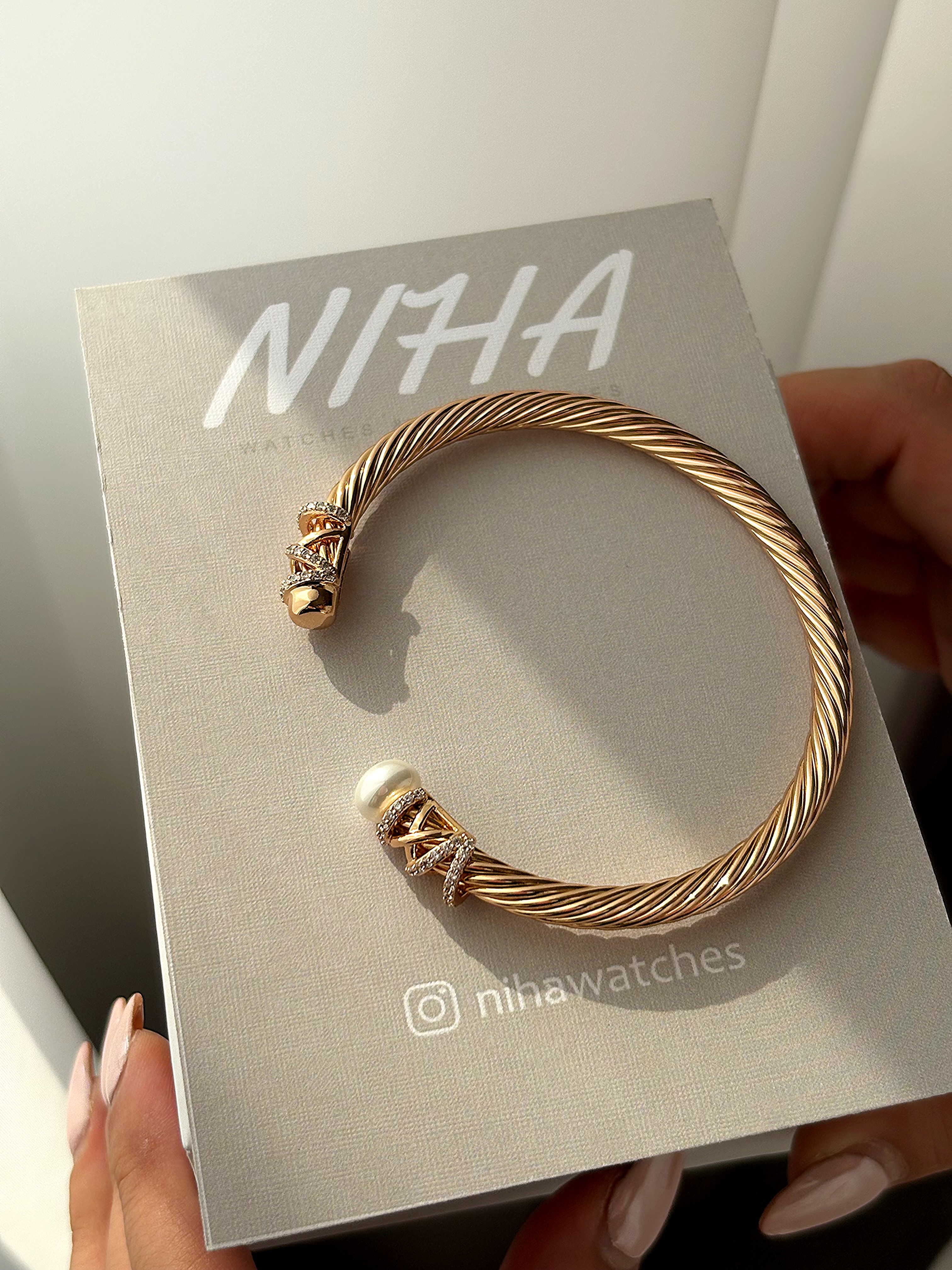 بنگل زنانه ژوپینگ طرح طنابی نگین‌دار 