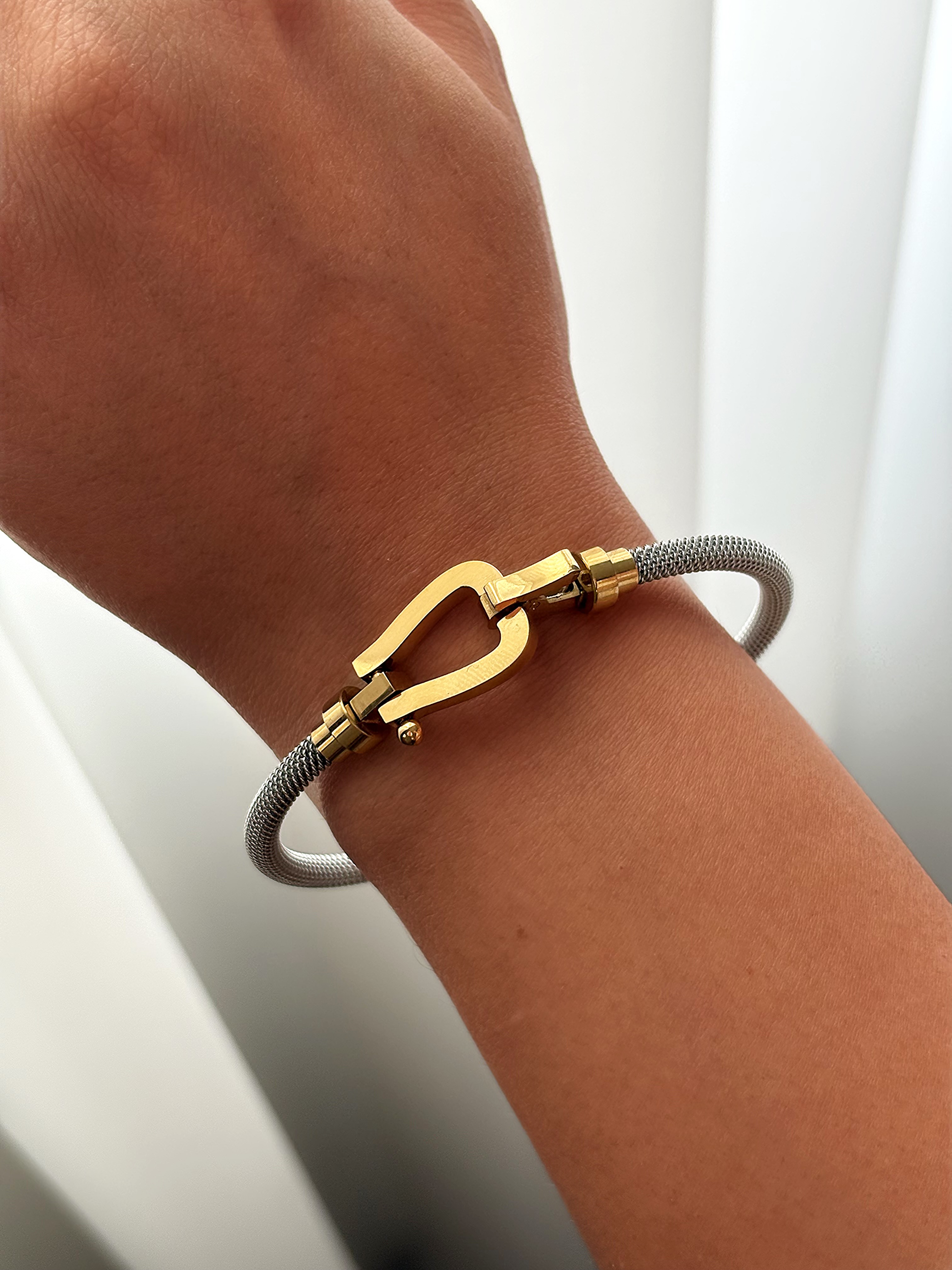 بنگل دو رنگ استیل ضد حساسیت طلایی نقره‌ای