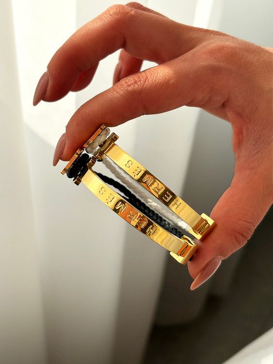 حک بند روی قسمت فلزی