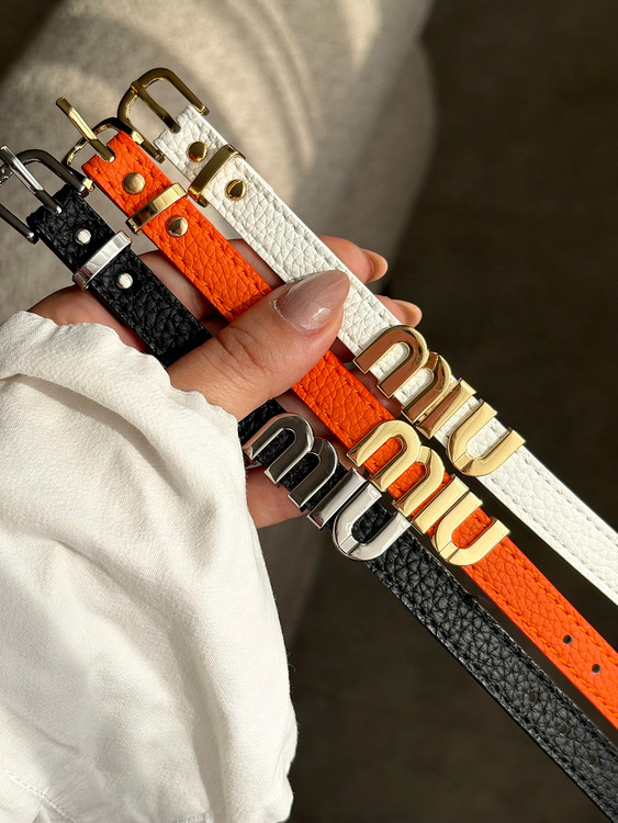 جزئیات دستبند چرمی میومیو