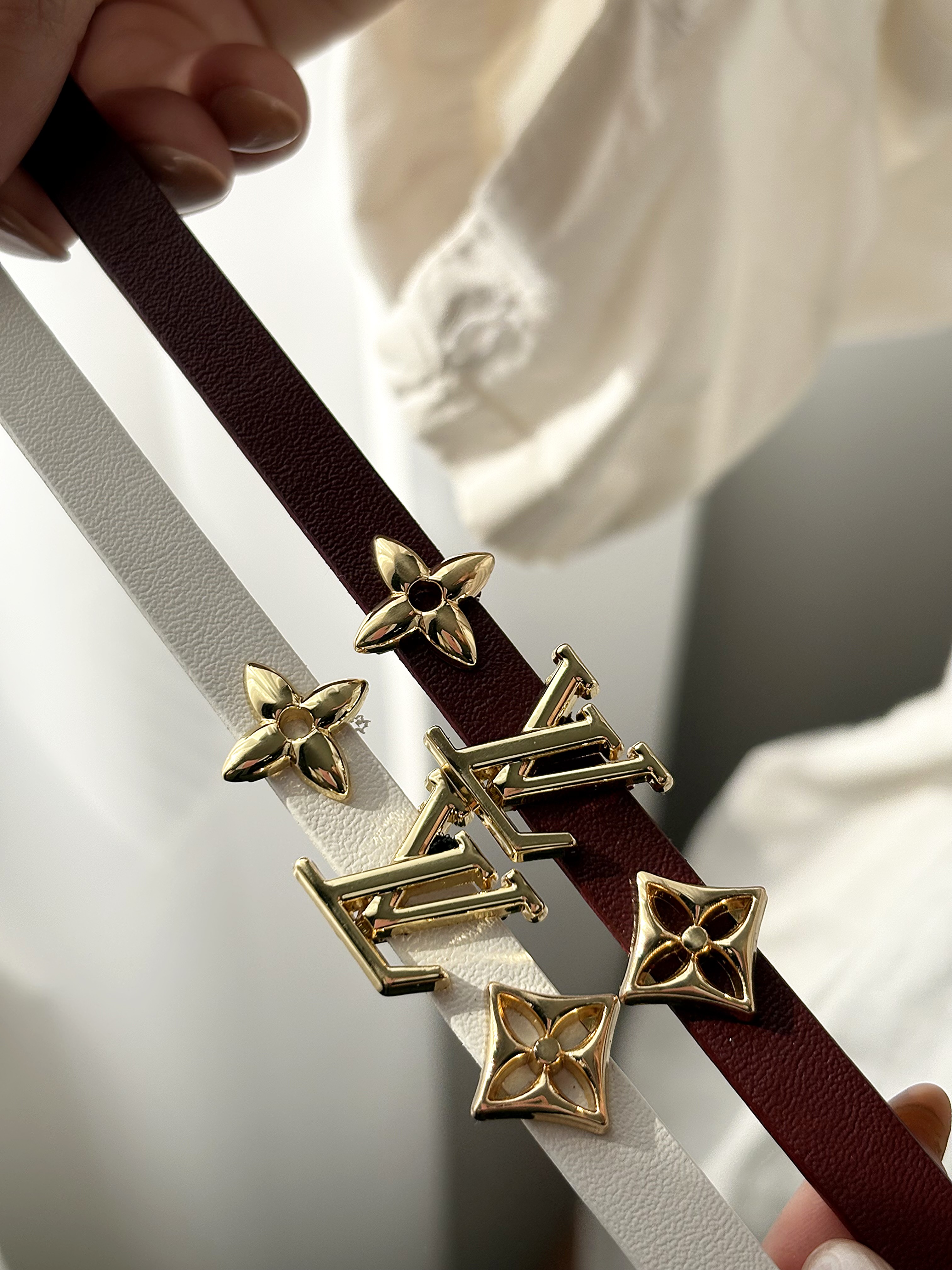 جزئیات پلاک دستبند ترند لویی ویتون