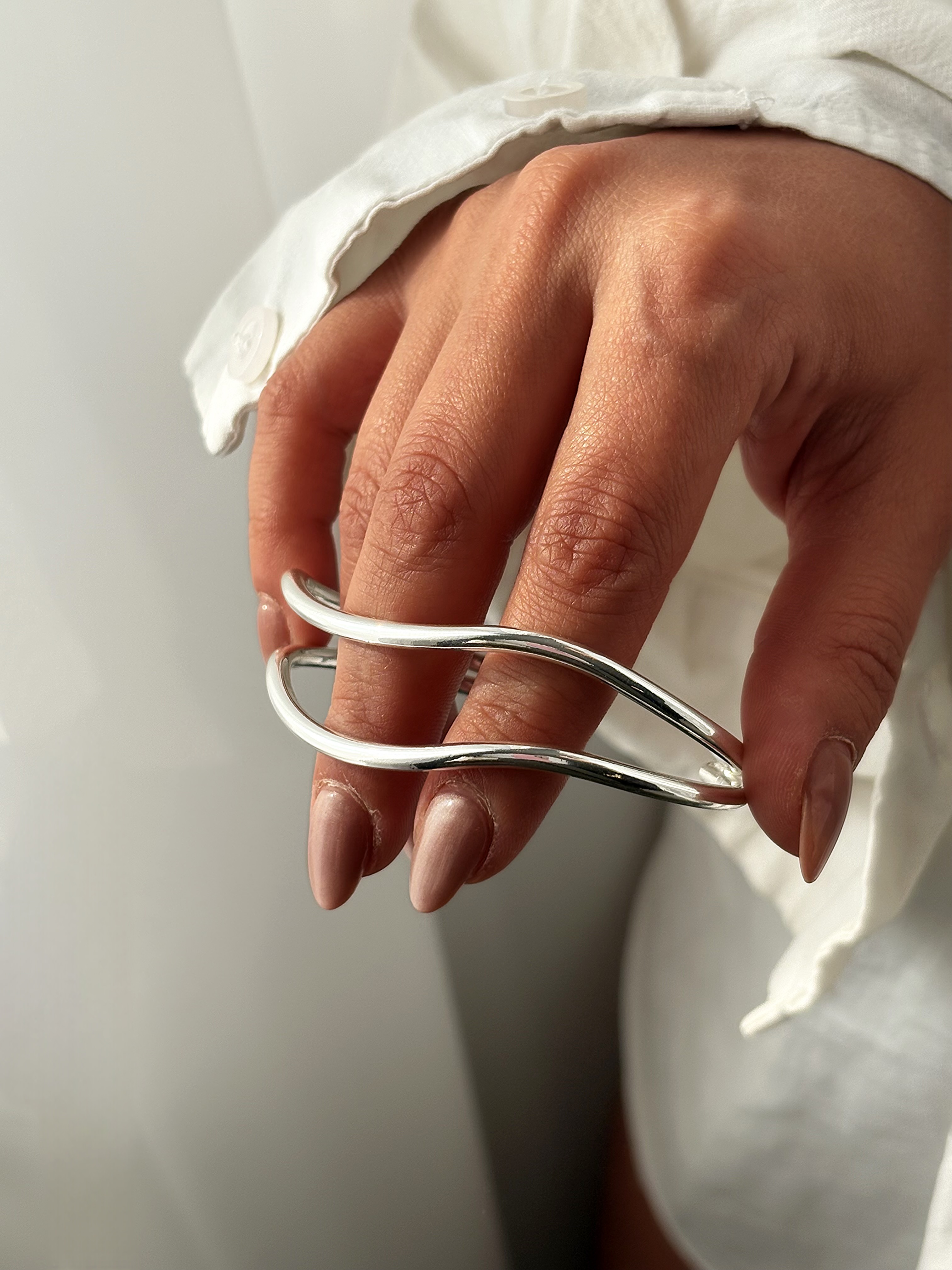 بنگل زنانه مینیمال طرح منحنی دو لاین 