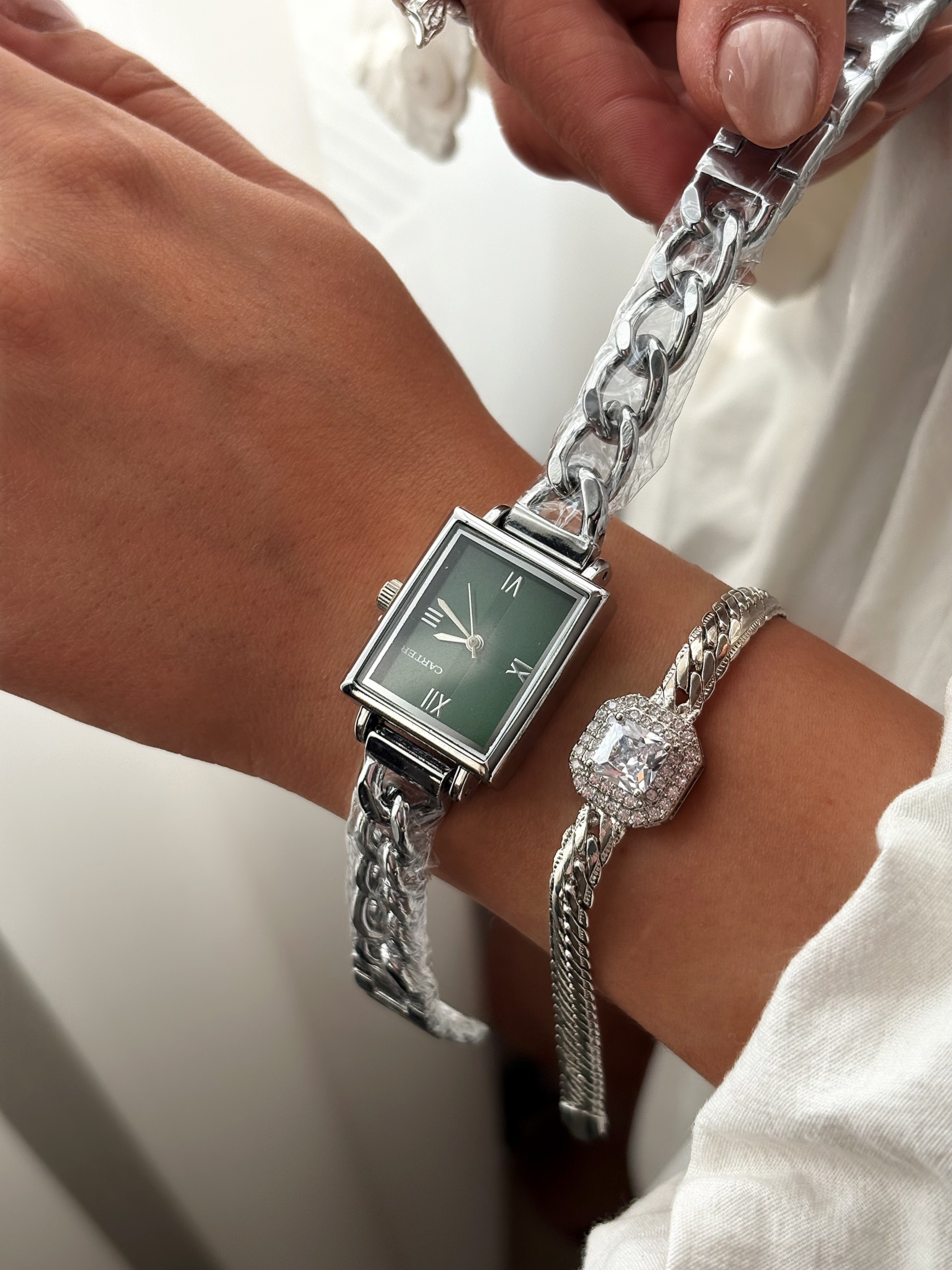 ساعت مچی زنانه کارتیه نقره‌ای سبز