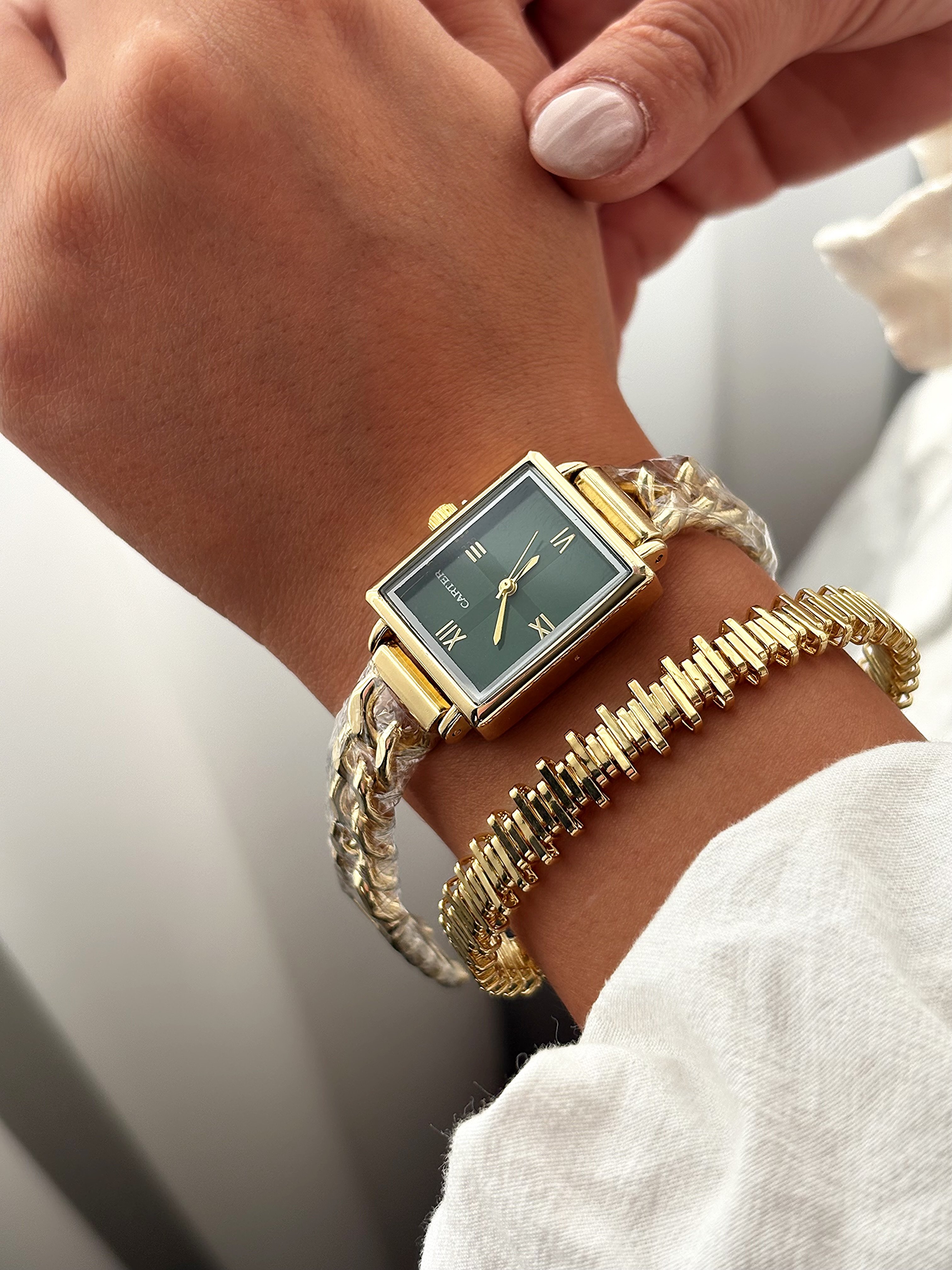 ساعت مچی زنانه کارتیه طلایی سبز