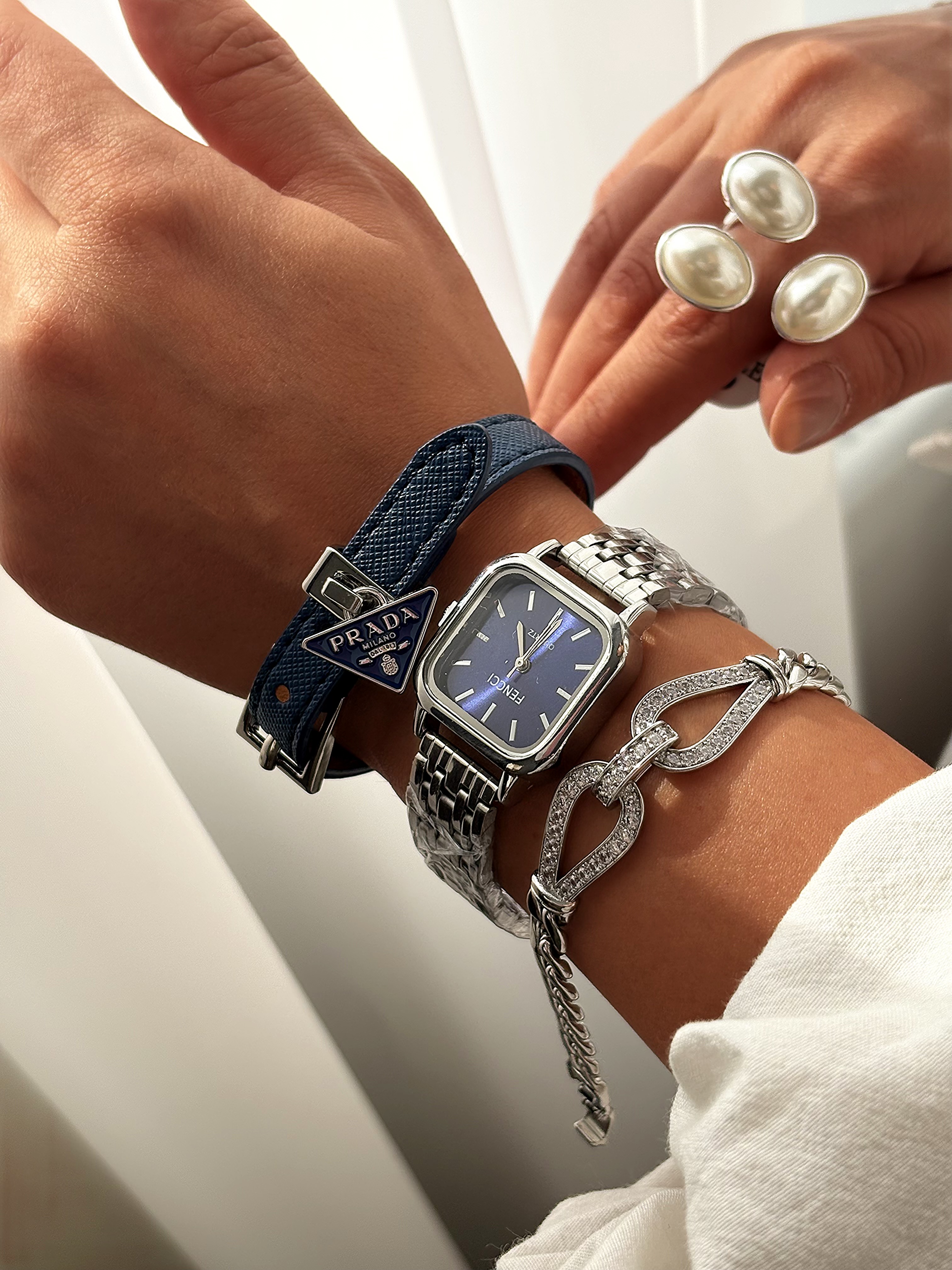 ساعت مچی زنانه فنسی صفحه سرمهای