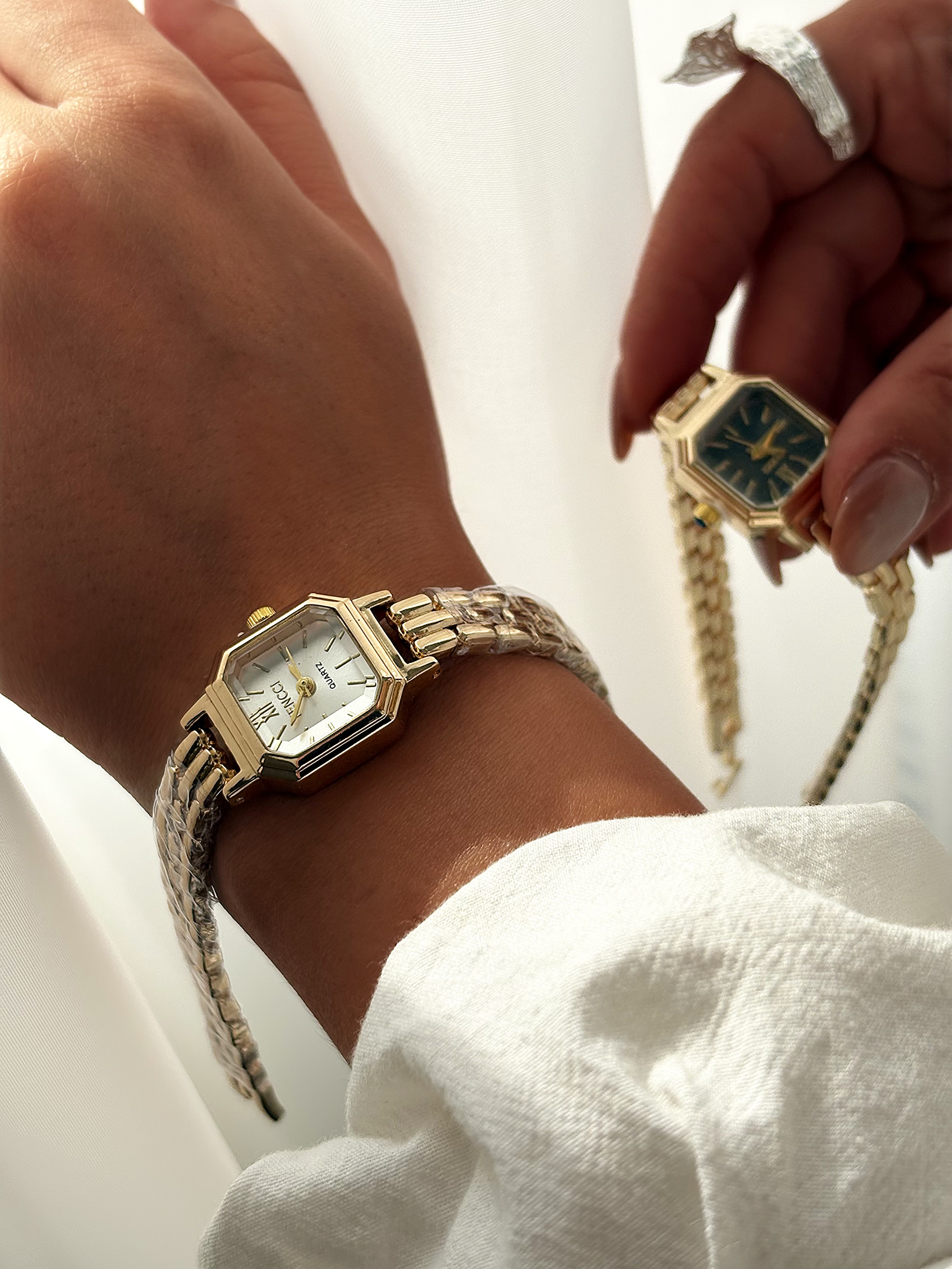 ساعت می زنانه فنسی صفحه سرمه‌ای