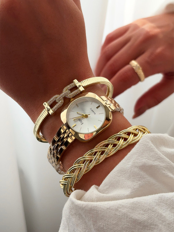 رنگ طلایی ساعت مچی