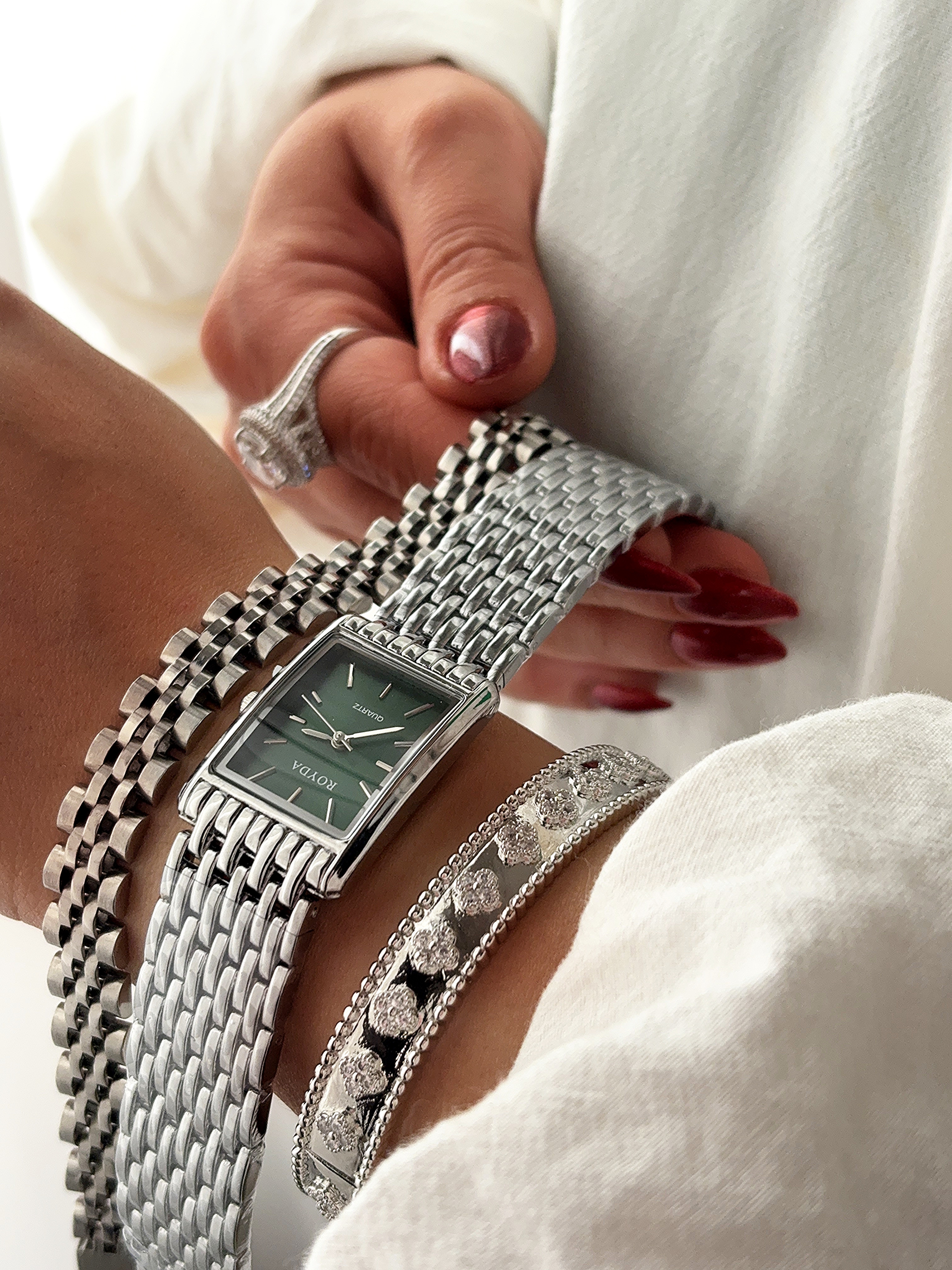 تصویر روی دست ساعت