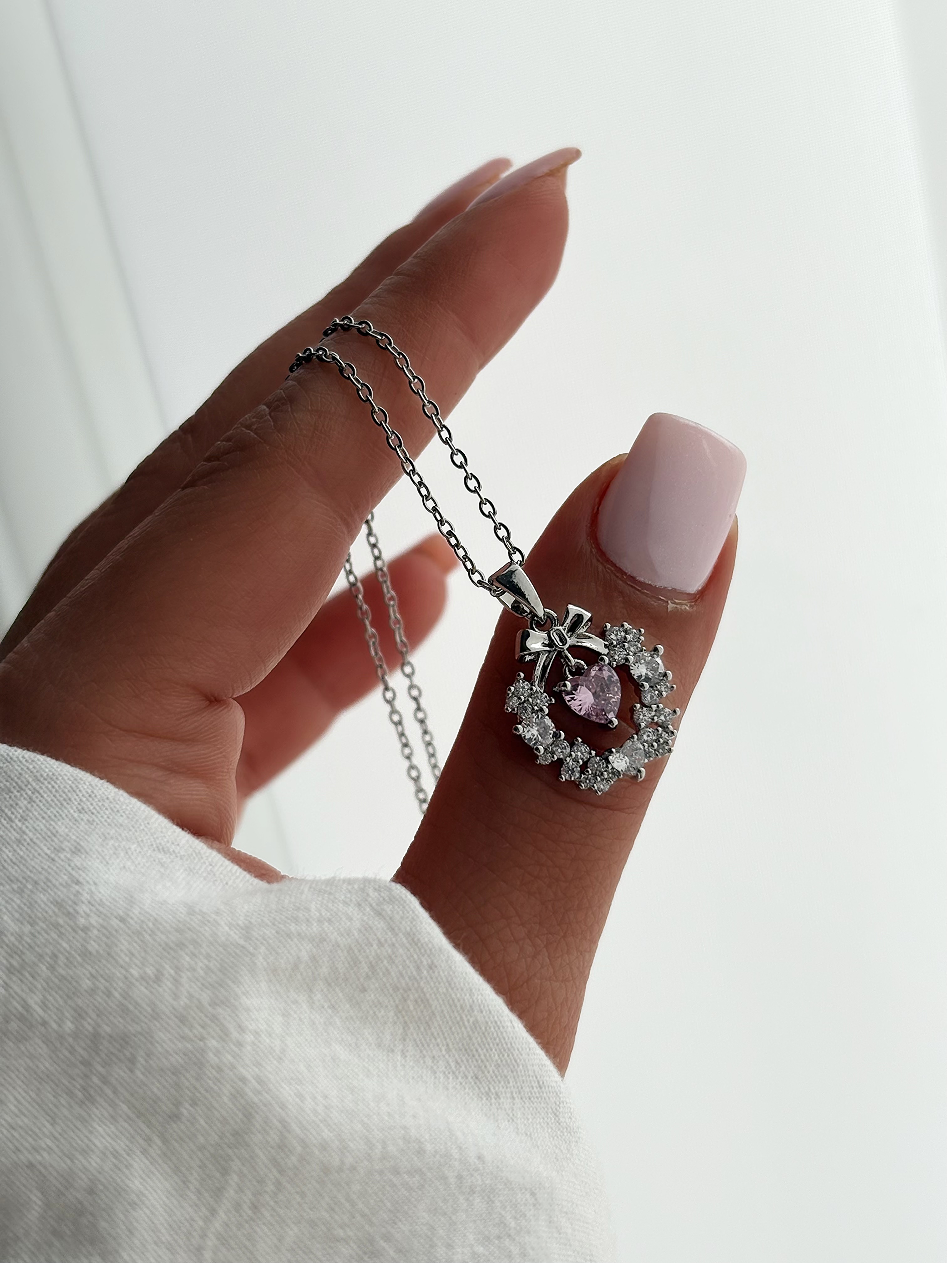 گردنبند زنانه طرح قلب و‌پاپیون